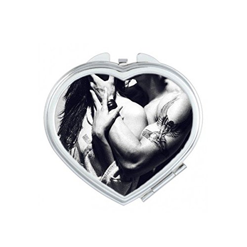 Miroir compact portable tatouage sexy pour en finir avec les retouches ratées