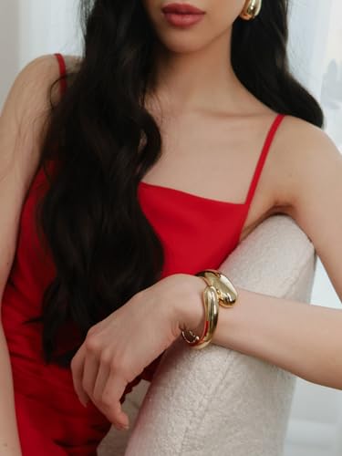 Chunky Gold Bangle Bracelet for Women,Thick Gold Plated Cuff Bangles,Hinged Arm Cuff Jewelry for Women Gifts2