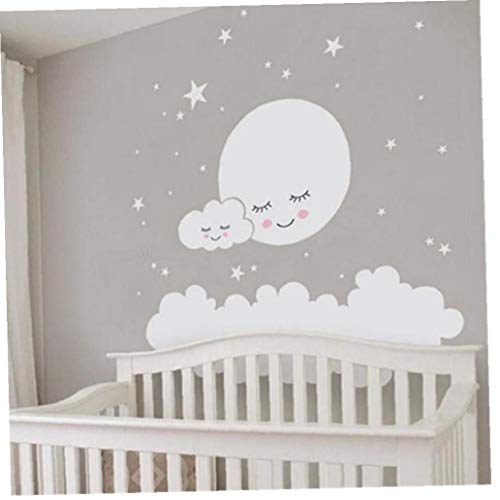 Sticker mural nuage pour créer un cocon poétique dans la chambre bébé