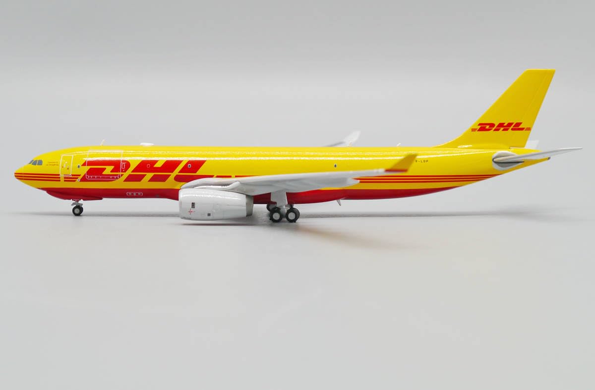 Amazon.co.jp: Jcwings DHL A330-200F B-LDP 1/400 : おもちゃ