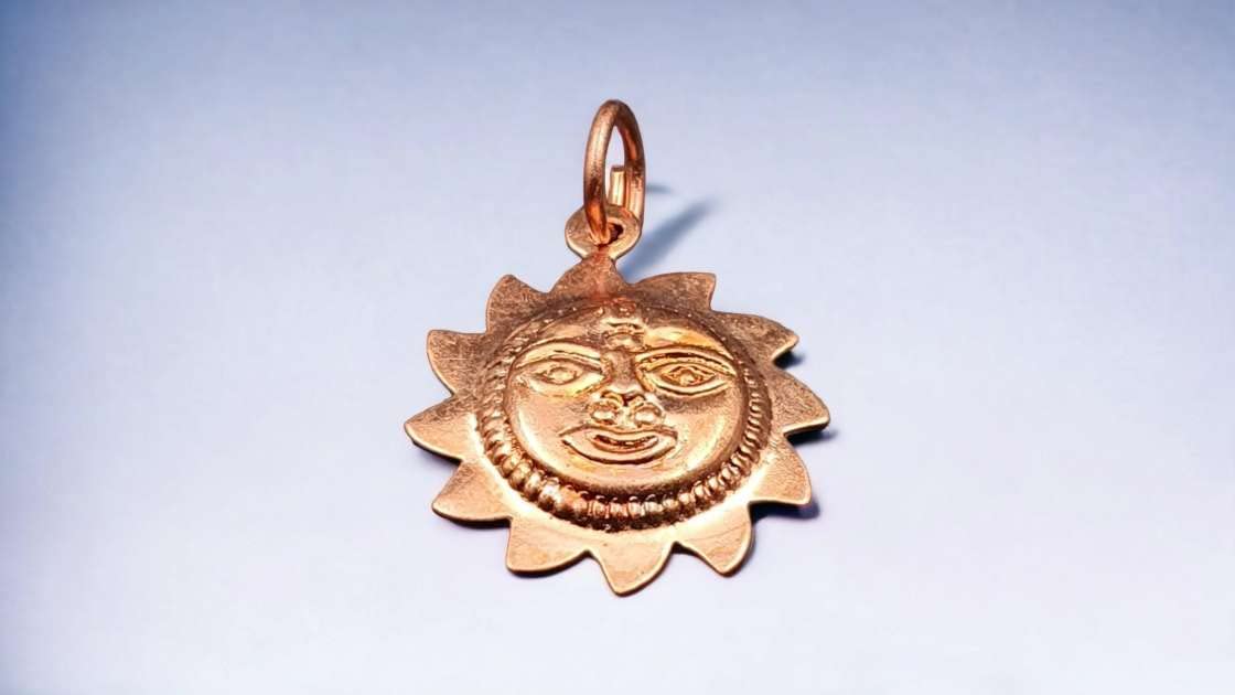 Dharmsaar Small Suraj Locket, Sooraj Pendant Necklace for Men and Women, Copper Shri Surya Locket for Boys and Girls, Sun Metal Pendant Religious Jewellery Gift Item (Without Chain) 3