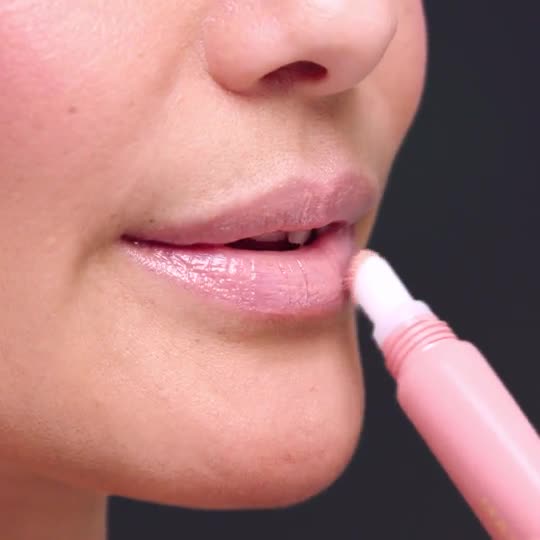 Max Factor Colour Elixir Lip Cushion Gloss with Mineral Oil and Vitamin E,  Starlight Coral, 9 ml : Amazon.co.uk: Beauty