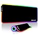 RuoCherg Alfombrilla Gaming XL, RGB Alfombrilla de Ratón para Juegos LED Grandes 12 Modos de Iluminación Superficie Impermeable Base de Goma Antideslizante para Jugadores, PC y Portátiles