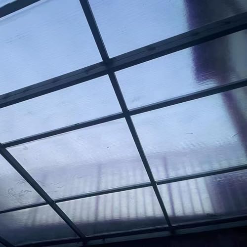 Abri d'auto et pergola protégés grâce à la feuille plastique anti-UV de 1x9m