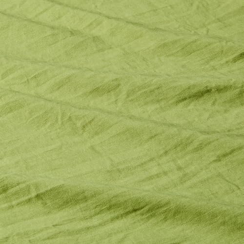Image of Amazon Basics Brushed Microfiber Comforter Set, Very Soft with Natural Texture, Oeko-TEX Certified, Machine Washable, 3-Piece, King, Green