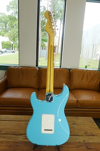 Image of Fender 0140542518 (Player II Stratocaster HSS Maple Fingerboard, Aquatone Blue)