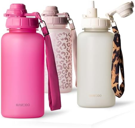 MAMEIDO Trinkflasche mit Strohhalm 1 l (Glow Couture) | auslaufsicher, BPA-frei mit 2-in-1-Sportdeckel, Strohhalm & Trageschlaufe, Wasserflasche mit Zeitmarkierung für Sport, Schul