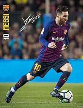 メッシ 、イニエスタ　FCバルセロナ の大型ポスター２枚ラミネート加工済み　美品 メッシ 、イニエスタ FCバルセロナ の大型ポスター2枚