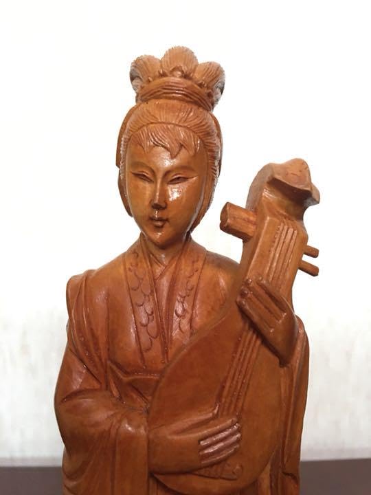 ★中国美術工芸品　琵琶を奏でる女性像　天然木手彫り彫刻　台座付き　置物 ☆中国美術工芸品琵琶を奏でる女性像天然木手彫り彫刻台座付き置物