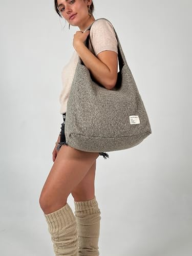 Image of CATCHY & CRAFTY Tote Bag for Women - Plush Large Hobo Gym Bag for Workout, Yoga, Travel - Fluffy Fleece