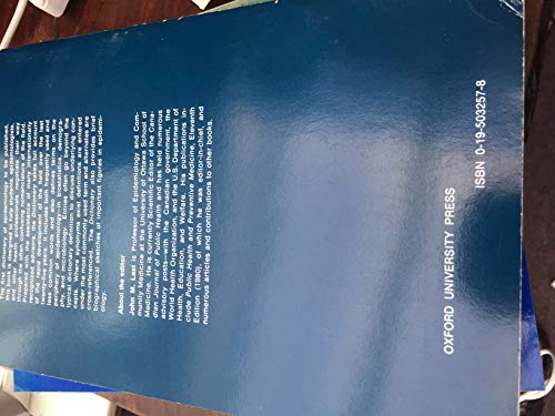 Clinical epidemiology: The essentials 0683032526 Book Cover