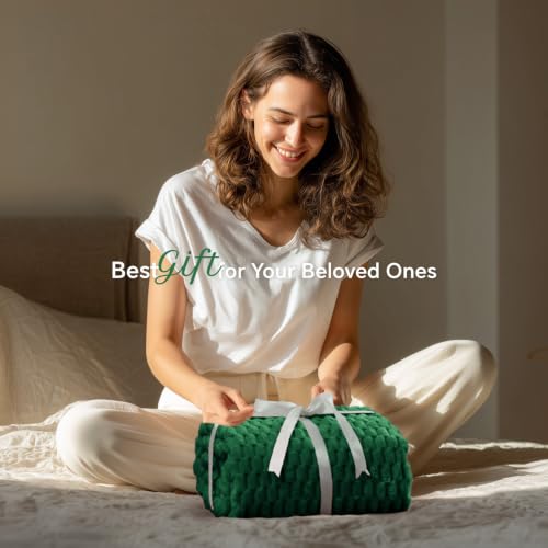Image of BEDELITE Forest Green Throw Blanket for Couch, Cozy Gift for Women, 50 * 60