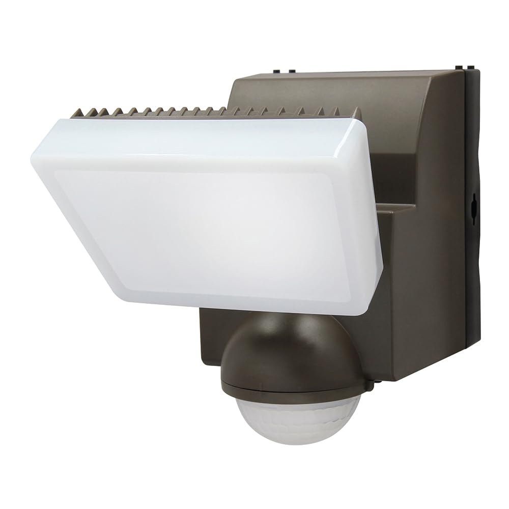 Iq Group Bronze Iq Pir Battery Operated Security Light - Outdoor Security Wall Light - Exterior Battery Operated Pir Motion Sensor - 500 Lumen Led Spot (Single), Lb1850-Bz