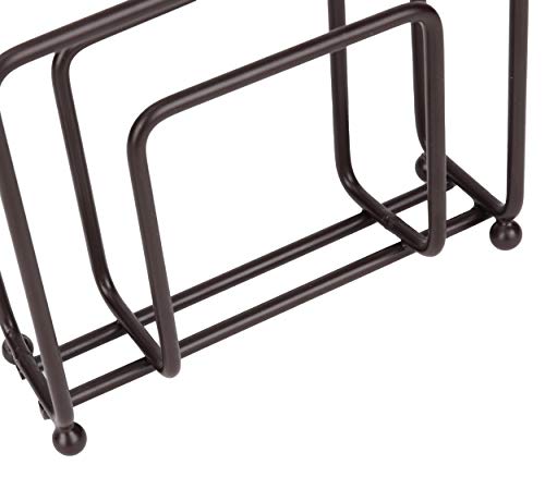 Porte-serviettes marron pour optimiser une petite salle de bain