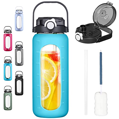 BLUEGO 1500ml Trinkflasche Glas mit Strohhalm und Zeitmarkierung Halbe Gallone Große motivierende Wasserflasche mit Silikonhülle 1,5 Liter großer Glaswasserkrug für Sport Training, Blaugrün