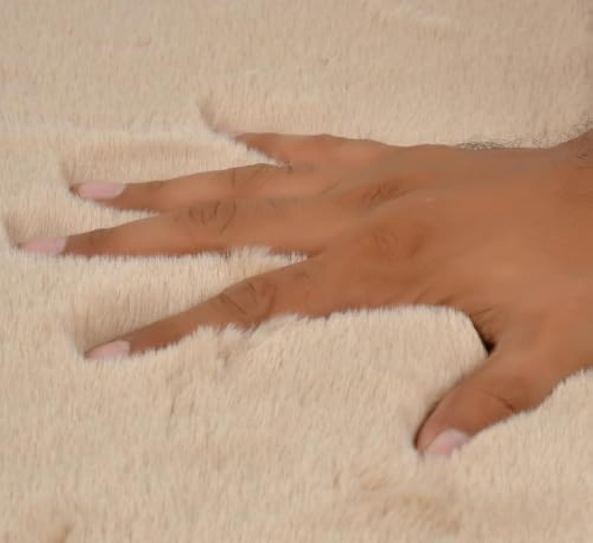 Rabbit Fur Feel Like Puff Soft Ruffle Ultra-Soft Rug