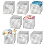 mDesign-set van 8 grote opbergboxen voor speelgoed of kinderkleding – makkelijk speelgoed opbergen in deze opbergdoos – speelgoedopslag met stoffen handvat en vrolijk stippenpatroon – grijs/wit