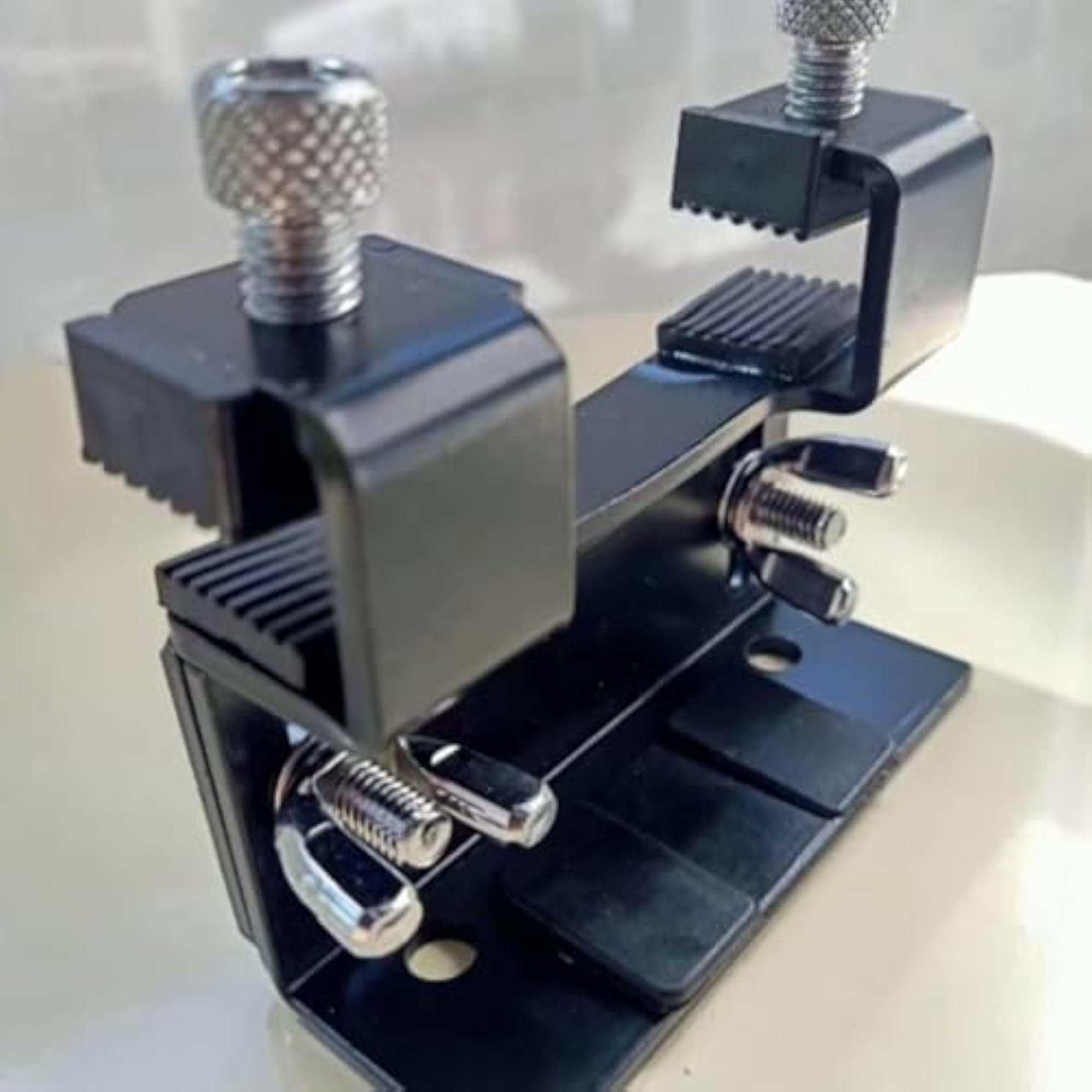 Adjustable Bass Drum Lifter for Stable Support