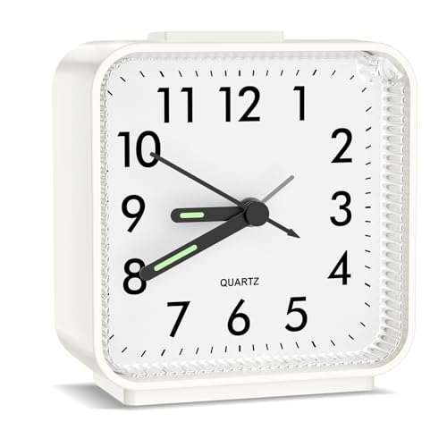 ORIA Réveil Matin Analogique Silencieux sans Tic-Tac, Réveil à Pile avec Lumière et Répétition, Reveil Voyage Compact pour Adulte/Senior, Alimenté par 1...