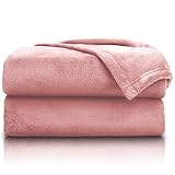 PURE LABEL Kuscheldecke rosa 150x200 cm mit Premium Soft Finish. Hochwertige, Flauschige Fleecedecke als Wohndecke, Tagesdecke oder Sofaüberwurf geeignet