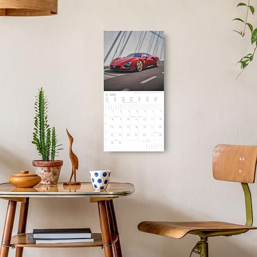 Alpha Edition - High Speed Kalender 2026 – Broschürenkalender 30×30 cm, mit 12 Luxusauto-Motiven, 6-sprachigem Kalendarium & Zusatzinfos, FSC-zertifizierter Wandkalender für Autofans