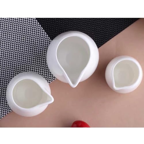 Café au chope occidental et petite cuillère à lait blanche sans manche