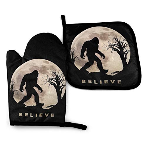 Funny Bigfoot Sasquatch Full Moon Heat Resistant Hot Oven Mitts & Pot Holders for Kitchen Gift Set with Non-Slip Textured Grip Set of 2, Oven Gloves for BBQ Cooking Baking, Grilling