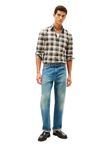 Image of Tommy Hilfiger Men's Long Sleeve Oxford Shirts in Regular Fit, Men's Button Down Shirts, Also Available in Big and Tall