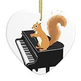 Ajoutez un charme festif à n'importe quel espace avec ce pendentif WHJSSF écureuil sautant sur le piano en céramique exquis. Parfait pour accrocher sur les arbres de Noël, les portes et les fenêtres dans les centres commerciaux, les supermarchés, les magasins et les maisons pour créer une atmosphère chaleureuse de vacances.