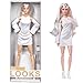 Barbie GXB28 - Signature Looks Puppe (groß, blond), bewegliche Modepuppe mit weißem Kleid und Plateaustiefeln, ab 6 Jahren