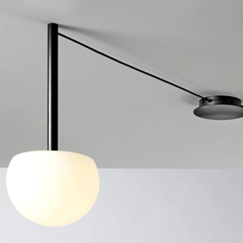 Plafonnier LED minimaliste idéal pour créer une ambiance chaleureuse dans le salon