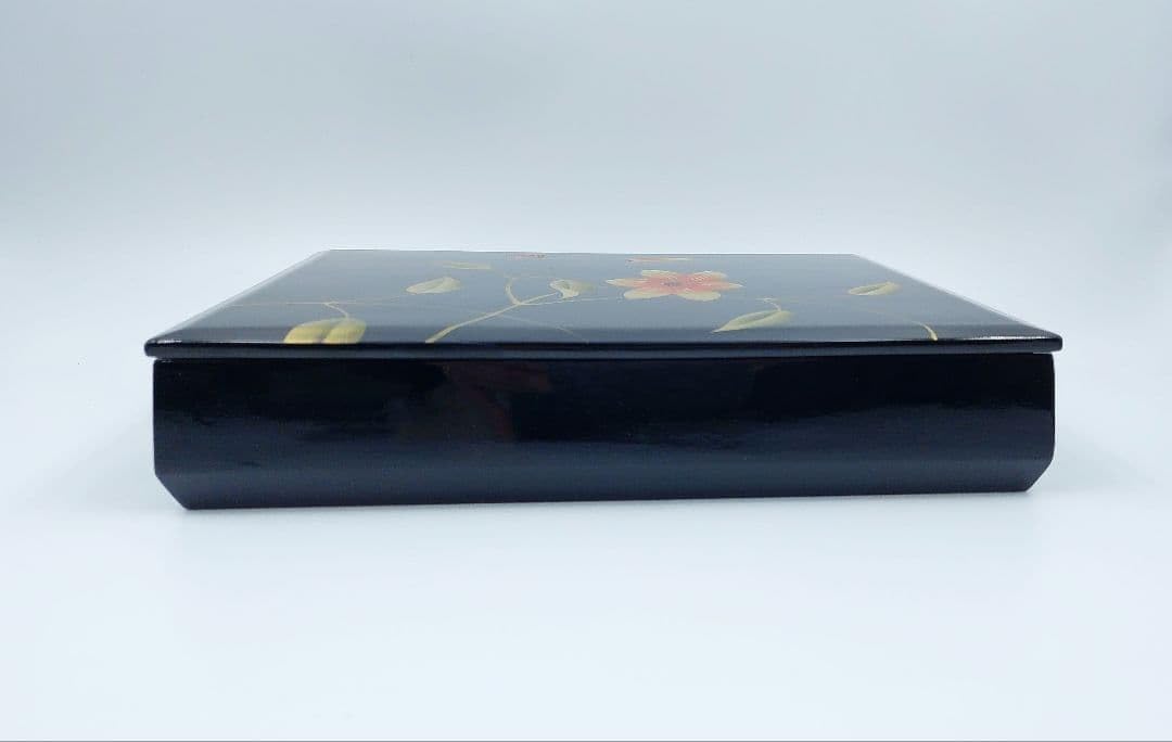 鈴武の漆器文箱（本金手描蒔絵）～平成八年 大多喜ガス株式上場記念～ Amazon.co.jp: 高級 本金手描蒔絵「文箱 書類入 収納」鉄仙 板蓋 会津