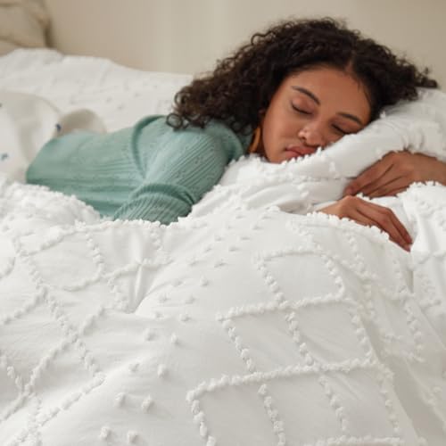 Image of Bedsure Twin XL Comforter Set - White Comforter, Boho Tufted Distressed Vintage Bedding for Kids, 2 Pieces Farmhouse-Style Bed Set for All Seasons, Fluffy Soft Bedding with 1 Pillow Sham