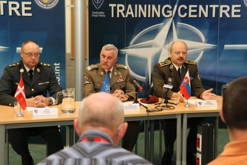 Utekajme, Rusi id&uacute;!