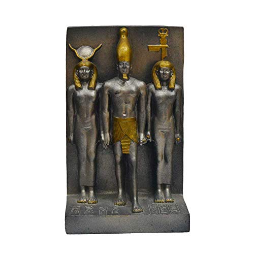 Estela egipcia de la triada del faraón Micerinos Entre Las diosas Hathor y Bat. Piedra Natural reconstituida y Piedra Artificial