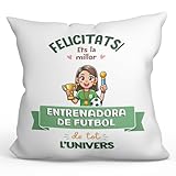 Photo Gallery mugffins cuscino allenatrice di calcio donna - in catalano - millor univers trofeu - idee regali divertenti laurea compleanno - rivestimento e imbottitura (40x40 cm). tatto cotone Photo Gallery mugffins cuscino allenatrice di calcio donna - in catalano - millor univers trofeu - idee regali divertenti laurea compleanno - rivestimento e imbottitura (40x40 cm). tatto cotone