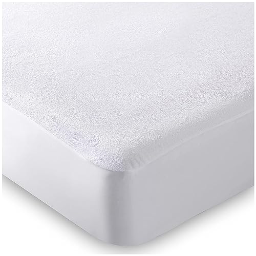 VELVETIO Waterproof Terry Towelling Mattress Protector, Soft Polycotton Non Allergic Fitted Sheet, Crinkle Free, Moisture Wicking, 25cm Deep Topper Cover, 4FT Double Size