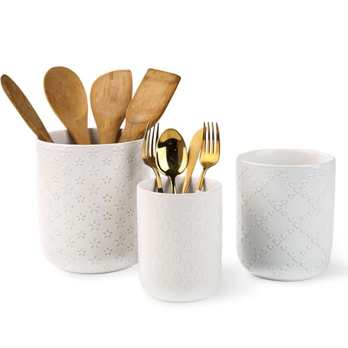ARRADENS Kitchen Utensil Holder, Farmhouse Embossed Cooking Utensils Holder, White Ceramic Utensil Crock for Countertop, Large Utensil Organizer for Spatula, Spoon, Fork, Chopsticks, Set of 3