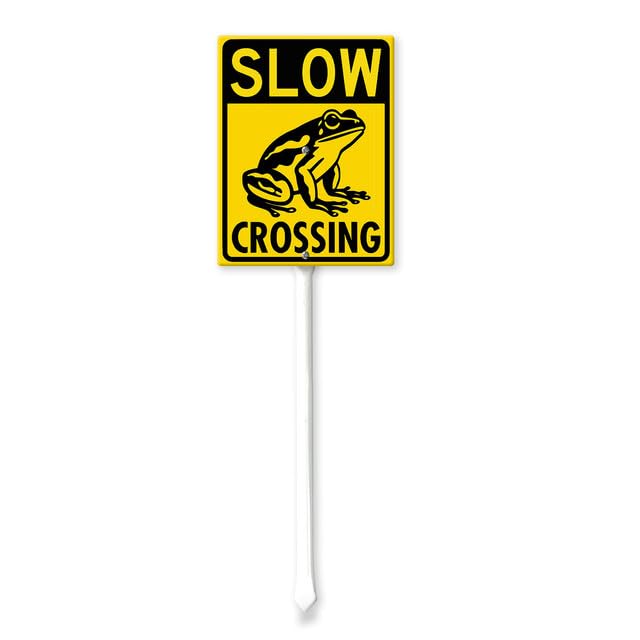 Geroclonup Frog Sign Frog Crossing Sign with Stake 20x30cm Yard Sign Aluminum Outdoor Decoration Sign Rustproof Sturdy Aluminum Sign for Outdoor Use Easy Install Set of 1