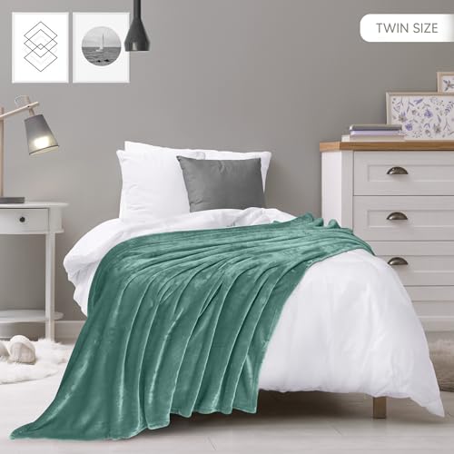 Image of Utopia Bedding Fleece Blanket Twin Size Celadon 300GSM Luxury Anti-Static Fuzzy Soft Microfiber Bed Blanket (90x66 Inch)