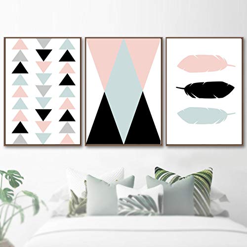 Décoration murale plumes pour rompre la monotonie des murs blancs de salon