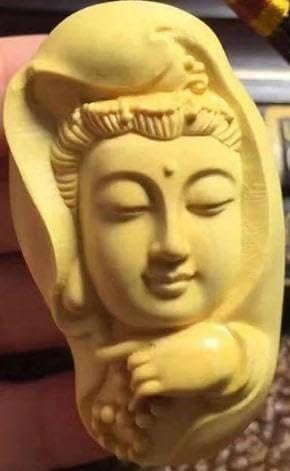 柘植彫刻 黄楊木彫り 観音頭 御守り オブジェ 根付 伝統的に細工物の