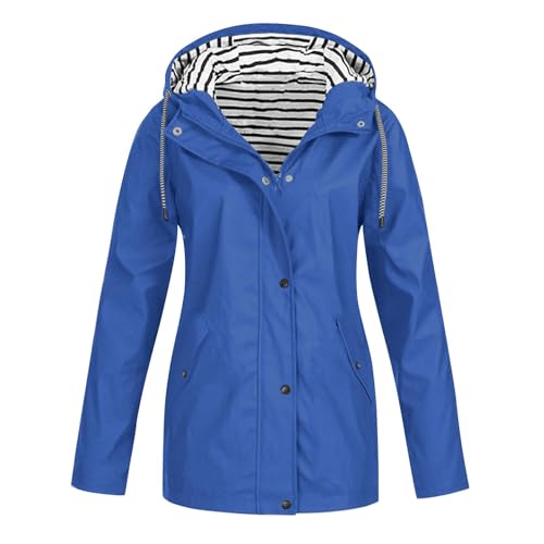 Chaqueta cortavientos para mujer ideal para senderismo y rutas de montañismo