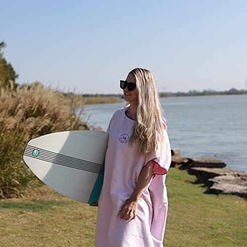 Foto von Hiturbo Mikrofaser Handtuch Poncho, Umziehhilfe Strand, Surf Poncho Herren und Damen Changing Robe, Einheitsgröße Warmer Mantel mit Kapuze, Umkleidehilfe Surfen, Schwimmen