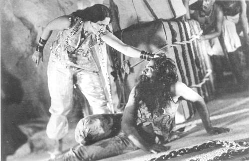 Cinema at the End of Empire: A Politics of Transition in Britain and India