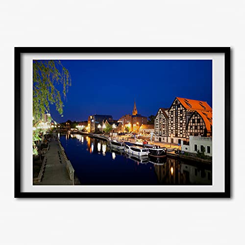 Tableau decoratif 70x50 cm de Bydgoszcz nocturne pour creer une ambiance de salon cosy