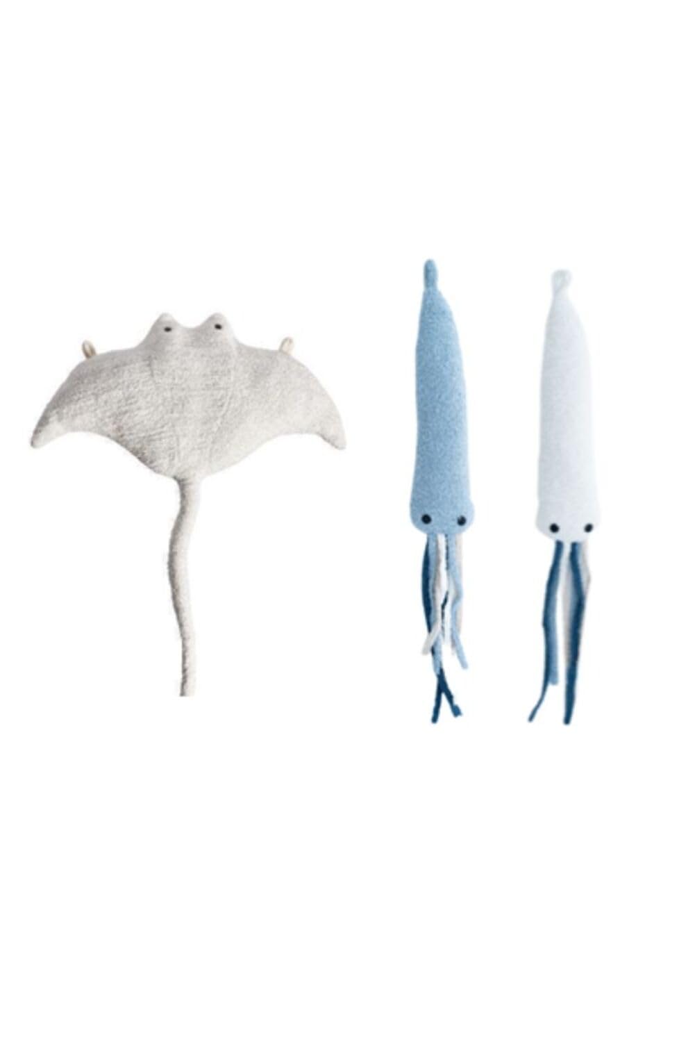 Peluches de paroi raie et mini poulpes déco chambre bébé thème océan pour chambre d'enfant
