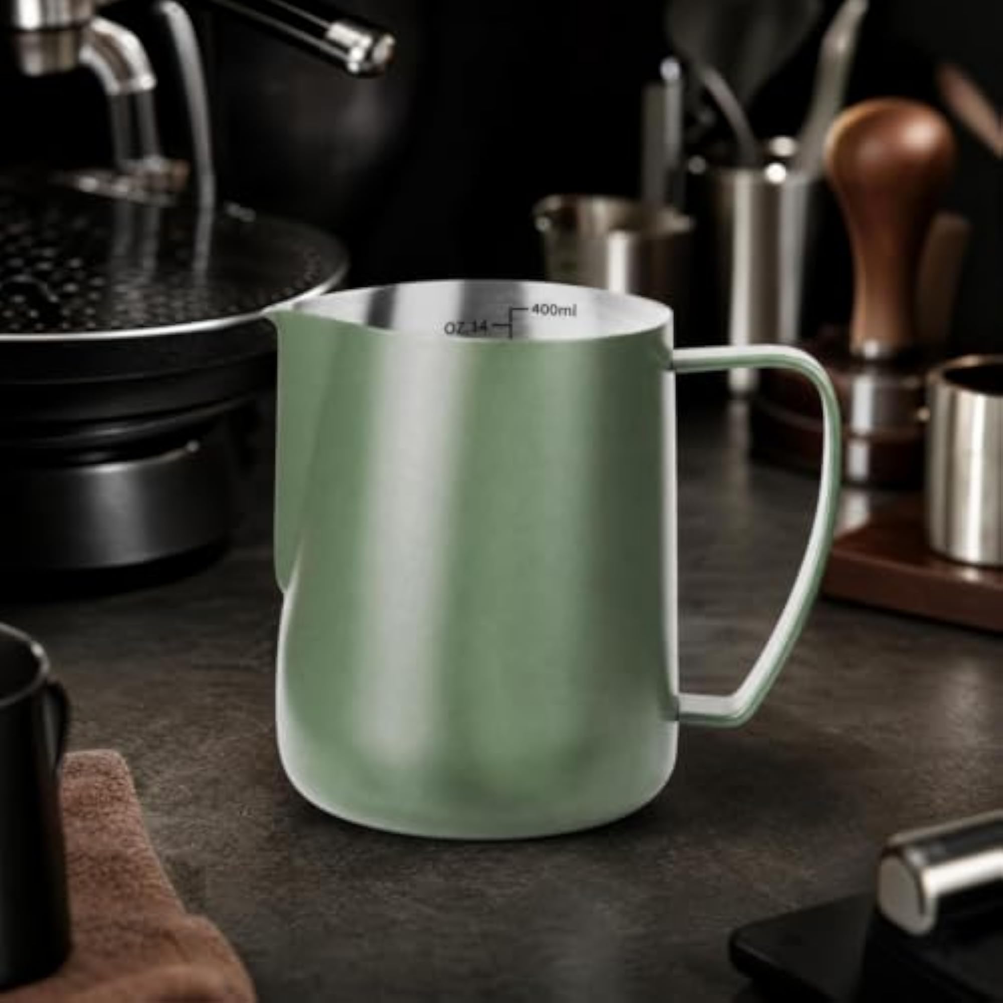 Stainless Steel Milk Foaming Pitcher with Ergonomic Handle