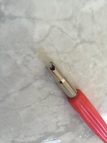 Llave para remover núcleo de válvula de AC miniatura 2