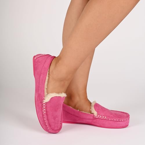 Journee Collection Womens Jetah Fur Lined Moccasin Slippers Whipstitch Slip On Round Toe Cushioned Durable Sole House Shoe2